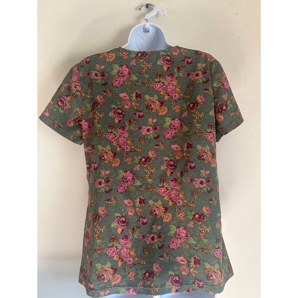 Woman's Dickies Scrub Top Size Medium Army Green W/ Pink Floral Pattern - Picture 5 of 9